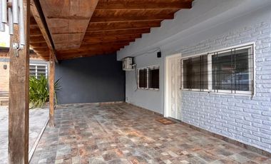 Chalet con dpto en venta