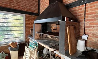 Chalet con dpto en venta
