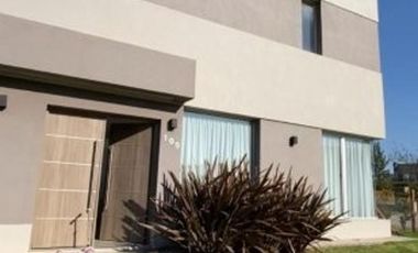 VENTA CASA 5 AMB CON PILETA   BRISAS DE ADROGUE