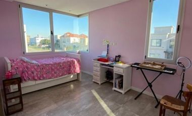 VENTA CASA 5 AMB CON PILETA   BRISAS DE ADROGUE