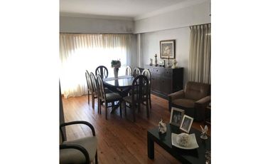 VENDO DEPARTAMENTO 4 AMBIENTES CON COCHERA PARA DOS VEHCULOS