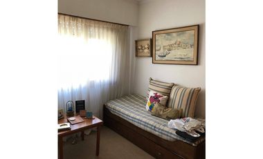 VENDO DEPARTAMENTO 4 AMBIENTES CON COCHERA PARA DOS VEHCULOS