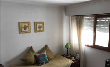 VENDO DEPARTAMENTO 4 AMBIENTES CON COCHERA PARA DOS VEHCULOS