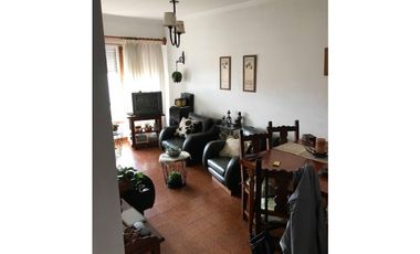 VENDO DEPARTAMENTO 4 AMBIENTES CON COCHERA PARA DOS VEHCULOS