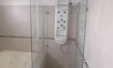 casa en arriendo/venta en el refugio. Cod A1092023