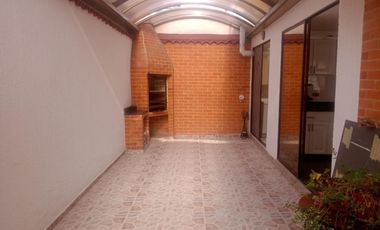 casa en arriendo/venta en el refugio. Cod A1092023