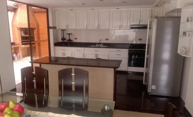 casa en arriendo/venta en el refugio. Cod A1092023