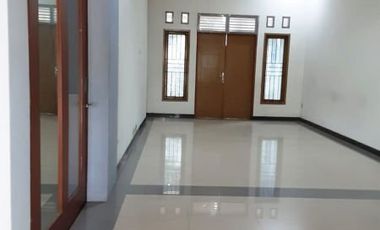 Disewakan Rumah Duren Sawit