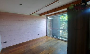 Casa en venta de 3D/3B Piscina en condominio Ñuñoa