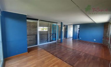 Casa en venta de 3D/3B Piscina en condominio Ñuñoa