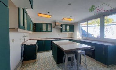 Casa en venta de 3D/3B Piscina en condominio Ñuñoa