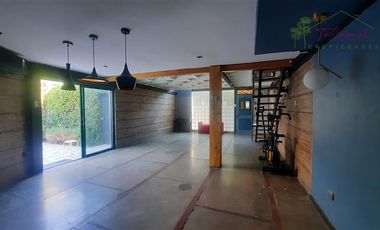 Casa en venta de 3D/3B Piscina en condominio Ñuñoa