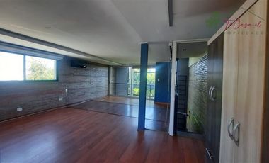 Casa en venta de 3D/3B Piscina en condominio Ñuñoa