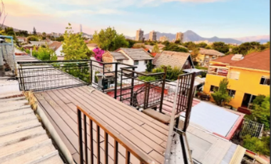 Casa en venta de 3D/3B Piscina en condominio Ñuñoa
