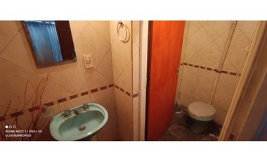 OPORTUNIDAD CASA EN PLANTA ALTA CON GALPÓN LOCAL Y GARAJE