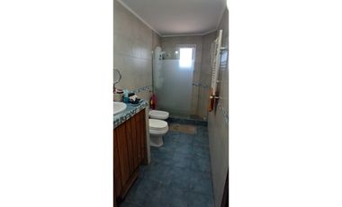 OPORTUNIDAD CASA EN PLANTA ALTA CON GALPÓN LOCAL Y GARAJE