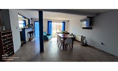 OPORTUNIDAD CASA EN PLANTA ALTA CON GALPÓN LOCAL Y GARAJE