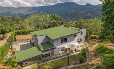 CASA CAMPESTRE MODERNA COPACABANA ZARZAL