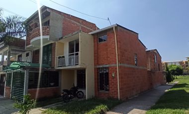 Casa Esquinera De 2 Niveles En  Candelaria, Valle Del Cauca