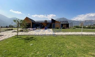 Parcela con casa, construida en 2020. Terreno 6.800 mts2