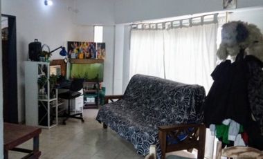 Casa con Departamento en venta en Barrio Luna