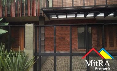 Rumah Dijual Di Cipete, Jakarta Selatan. Dekat Pangeran Antasari, Fully Furnished