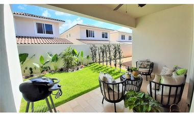 Casa Dúplex de un Nivel en Bosques del Pacífico, Panamá Pacífico