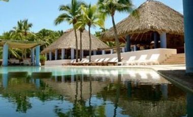 RESIDENCIA EN VENTA EN IXTAPA