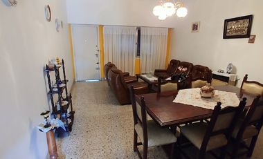 Casa para 2 Familias en venta en Monte Chingolo