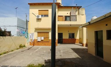 Casa para 2 Familias en venta en Monte Chingolo