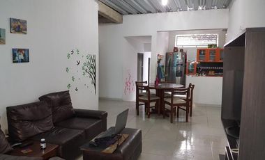 casa en venta en barrio  juana paula. Cod V100467