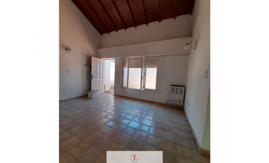 PH DE TRES AMBIENTES INTERNO CON PATIO