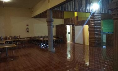 Local comercial sobre la carretera libre Celaya - Querétaro en esquina