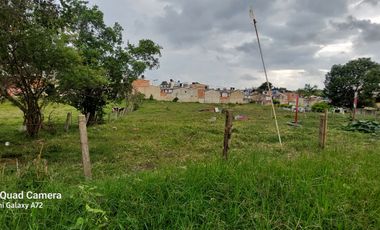 Se vende lote en la pampa, altura permitida 10 pisos  apto para construir vivienda