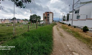 Se vende lote en la pampa, altura permitida 10 pisos  apto para construir vivienda