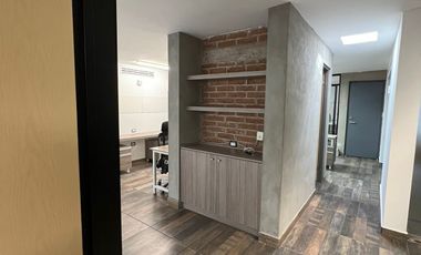 OFICINA EN VENTA AL NORTE EN BUGAMBILIAS