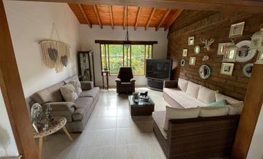 Venta de moderna FINCA con jacuzzi en El Noral, Copacabana.