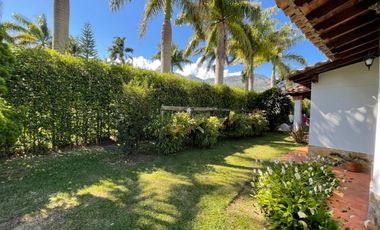 Venta de moderna FINCA con jacuzzi en El Noral, Copacabana.