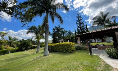 Venta de moderna FINCA con jacuzzi en El Noral, Copacabana.