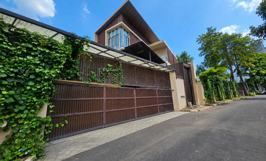 Hunian Exclusive Bergaya Modern di Simprug Golf, Jakarta Selatan
