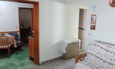 LATORRE PROP. VENDE DOS VIVIENDAS EN BLOCK CON PATIO Y GARAGE