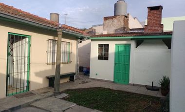 LATORRE PROP. VENDE DOS VIVIENDAS EN BLOCK CON PATIO Y GARAGE