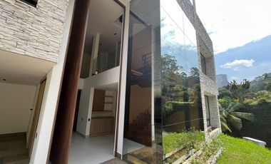 casa en arriendo en poblado. Cod A60131