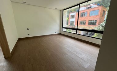 casa en arriendo en poblado. Cod A60131