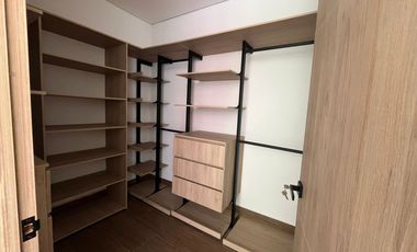 casa en arriendo en poblado. Cod A60131