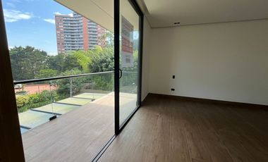 casa en arriendo en poblado. Cod A60131
