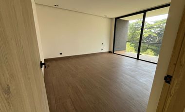 casa en arriendo en poblado. Cod A60131