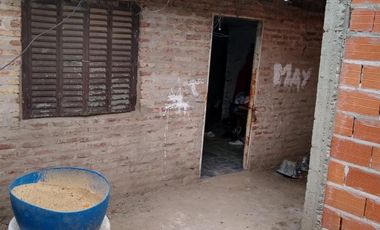 Lote con dos casitas a refaccionar precio financiado en U$$20.000 y cuotas