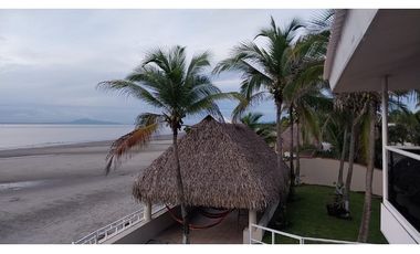Se Vende Residencia Frente a La Playa – Punta Chame