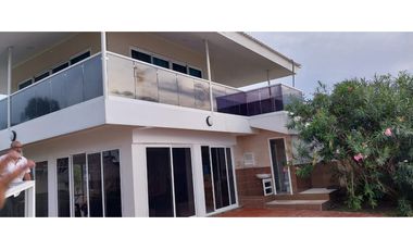 Se Vende Residencia Frente a La Playa – Punta Chame